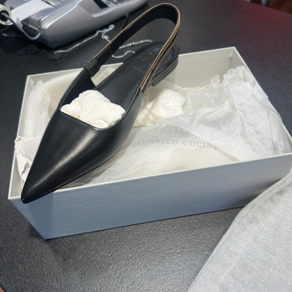 Brunello Cucinelli Black Pointed Leather Slingback with Contrast Strap - Picture 2 of 4